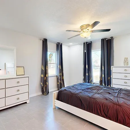 By The Beach - Full Property